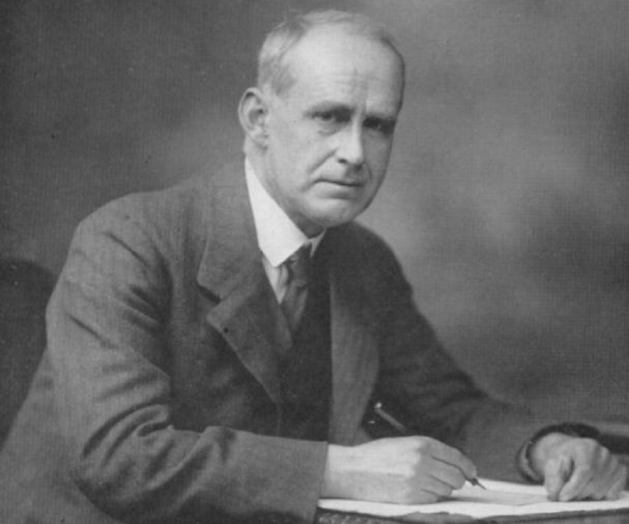 Sir Arthur Stanley Eddington